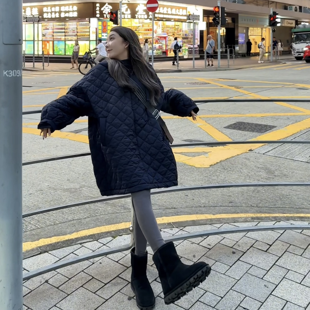 AMAZING IN | 廓形 | 轻薄连帽菱格棉服女A250919-AI59CPJ1176