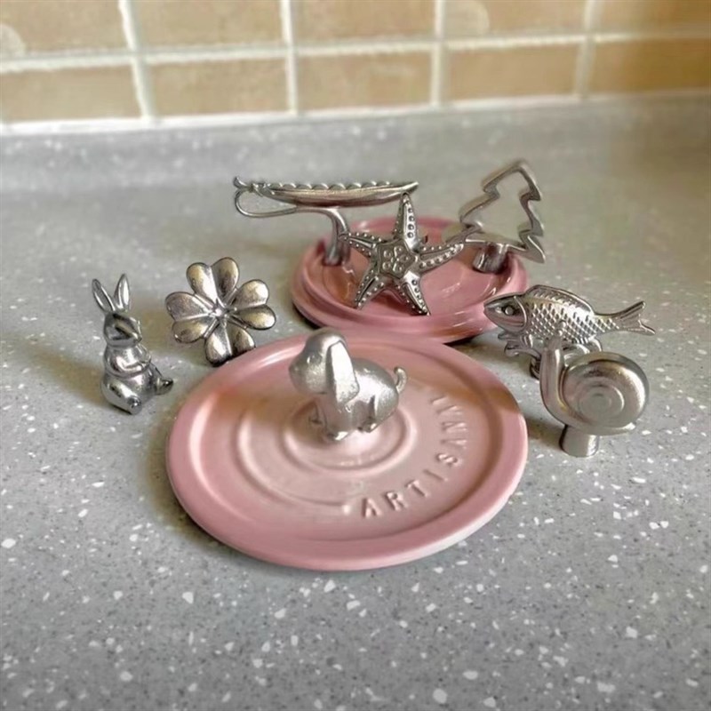 Staub酷彩铸铁珐琅锅不锈钢锅扭动物顶花朵锅提手锅把手