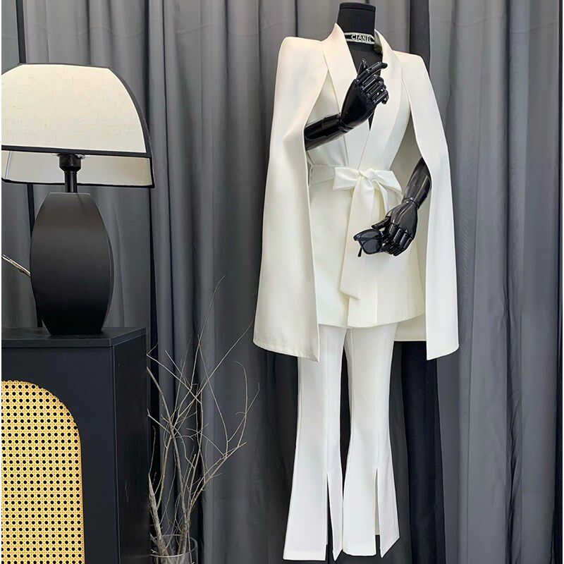 高级感白色披风女士春秋新款韩版时尚小个子休闲披肩斗篷百搭套装