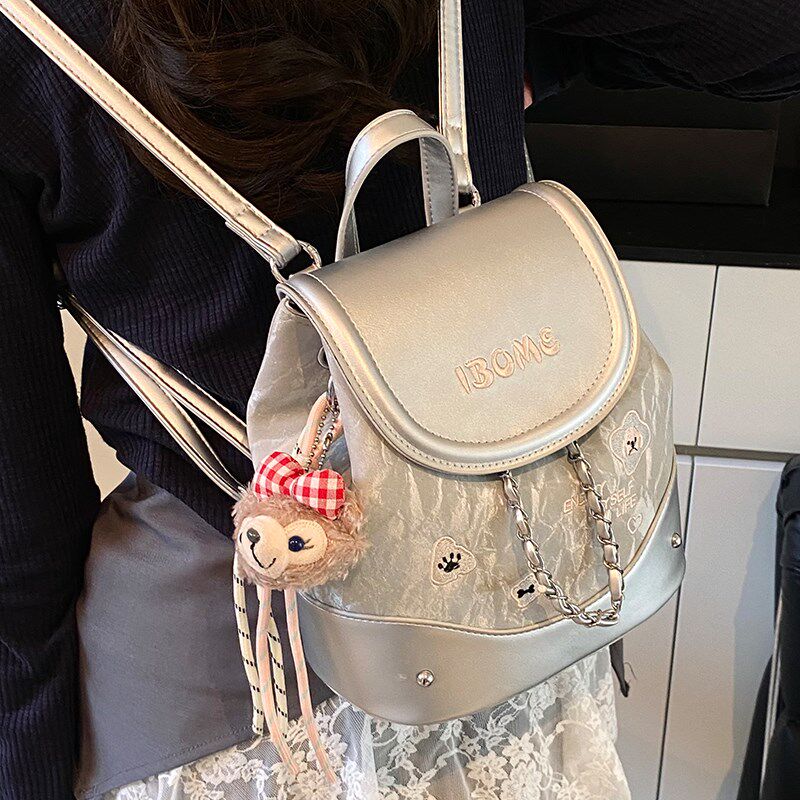 双肩包女小型旅游轻便背包2025新款百搭通勤书包小众设计感手提包