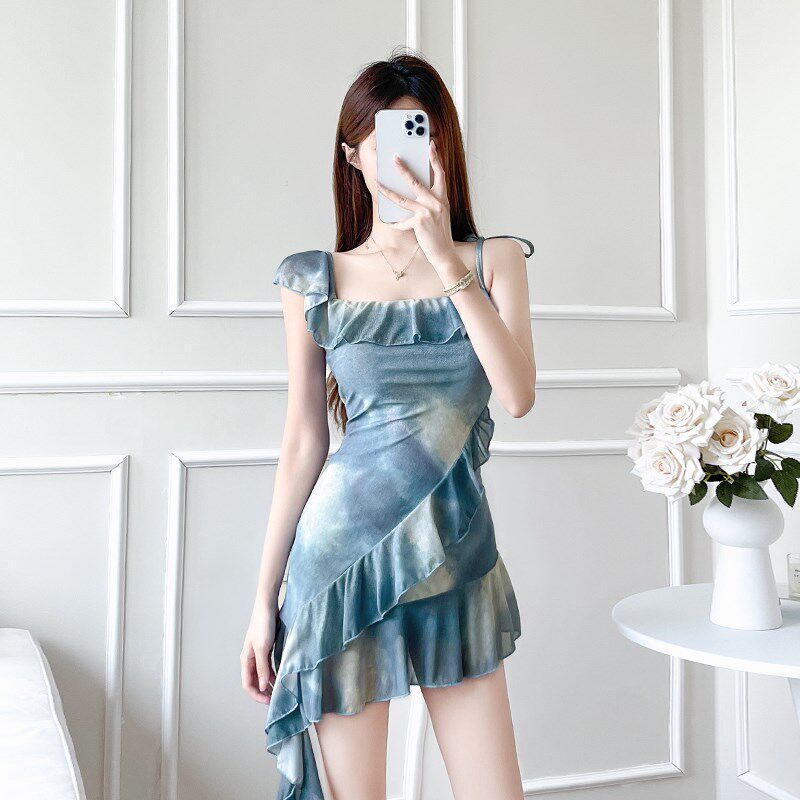 分体泳衣女款高级感2025新款保守遮肉显瘦网红纯欲风海边度假温泉