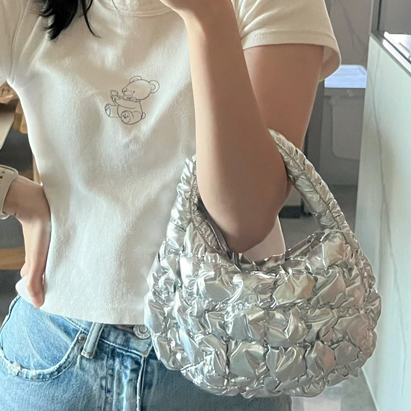 牛仔布迷你包包女2024新款高级感绗缝纹银色云朵包手提Z单肩褶皱