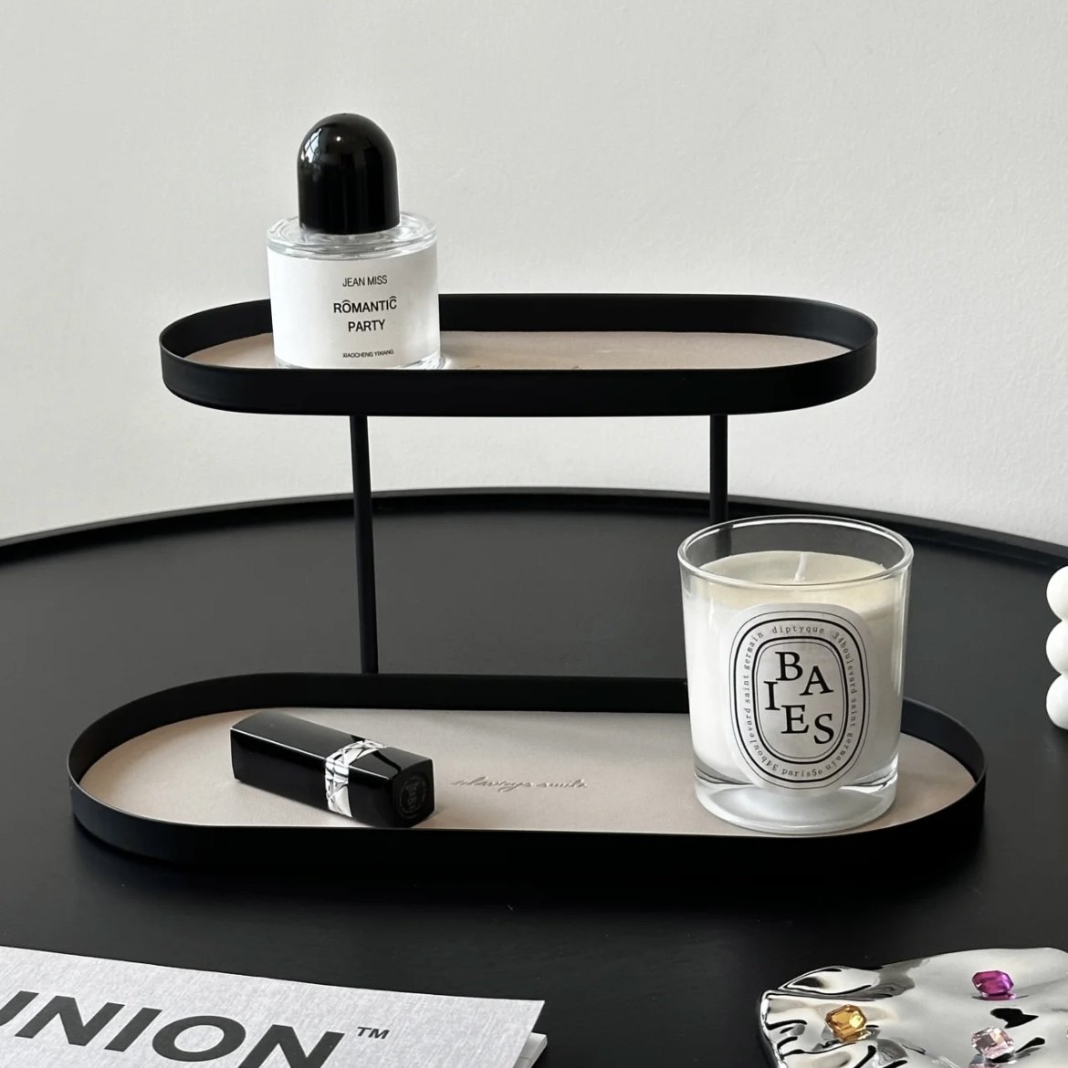 高级感香水置物架化妆品