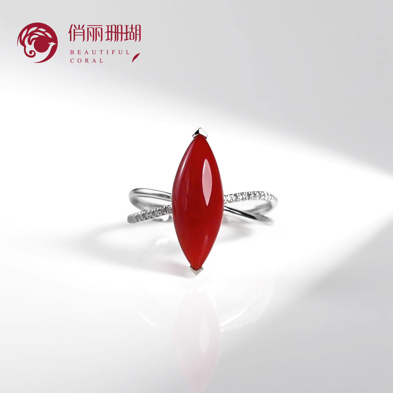 俏丽日本阿卡红珊瑚18K金戒指