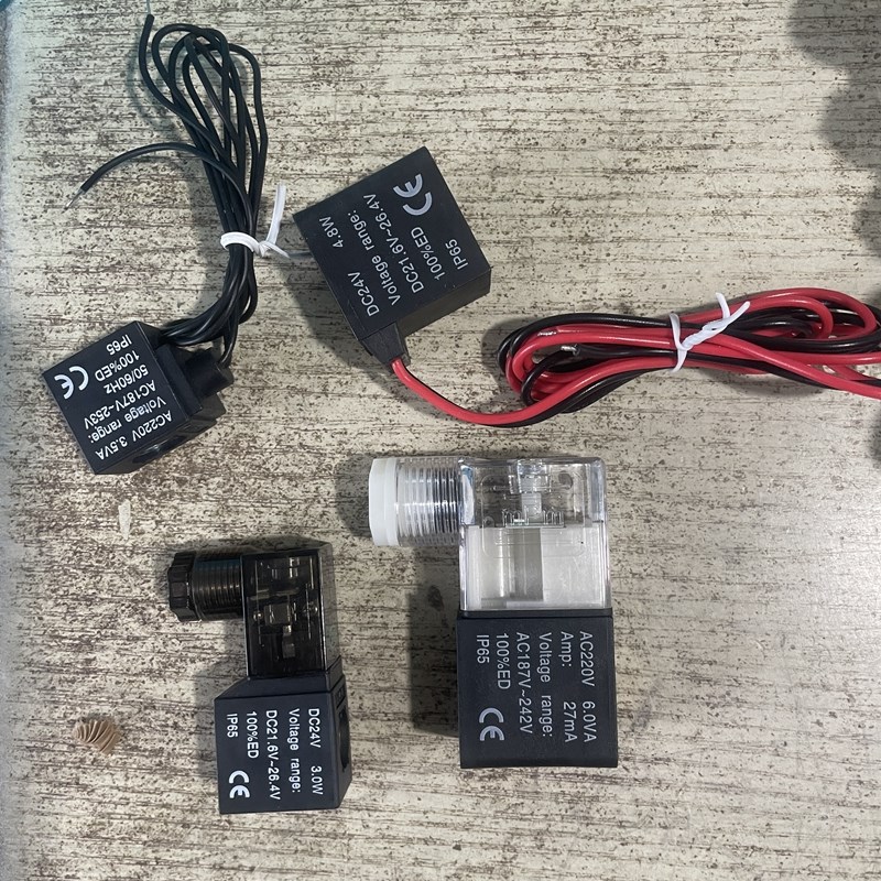 3V4V210-08电磁阀AC220V线圈阀头4V310出线4V110-06带灯DC24V 12V