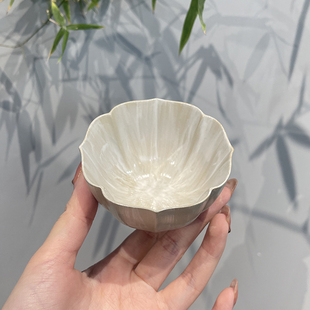 惊蛰 古早原矿土特色粉引纯手工拉胚海棠杯中式品茗杯主人杯茶杯