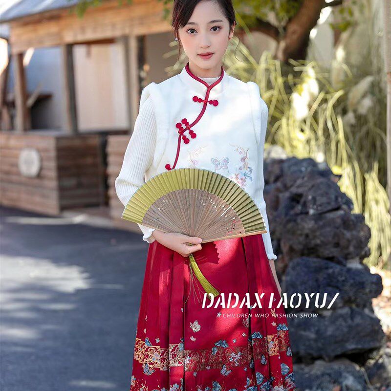 哒哒小鱼女大童青少年学生马甲毛衣马面裙三件套中国风套装拜年服