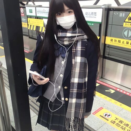 氛围感格子围巾女秋冬款学生韩版百搭加厚披肩jRk毛线保暖日系围