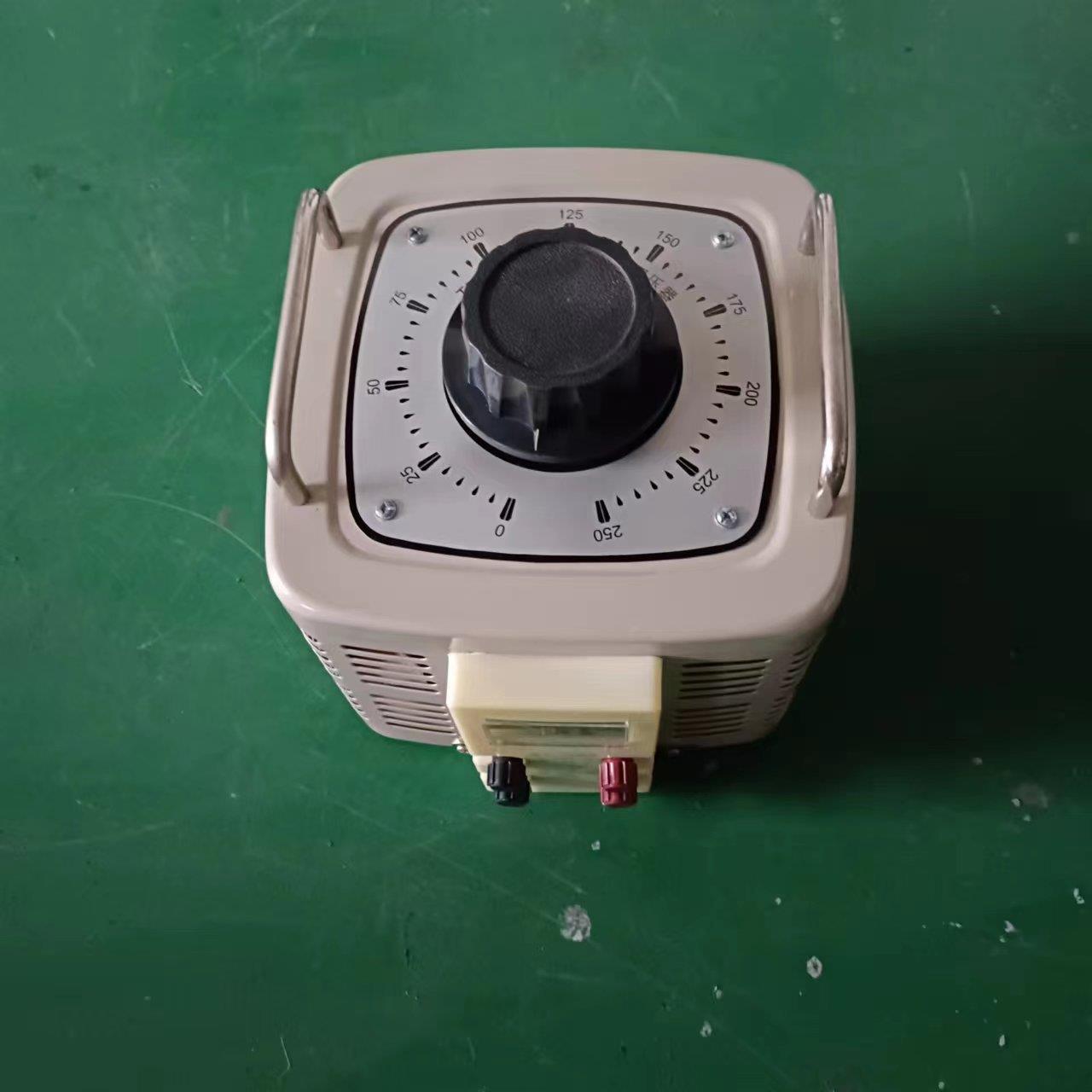 TDGC2-3K3VA/000/3KW单相50572接触式调压器0-20V3050V50W0V可调