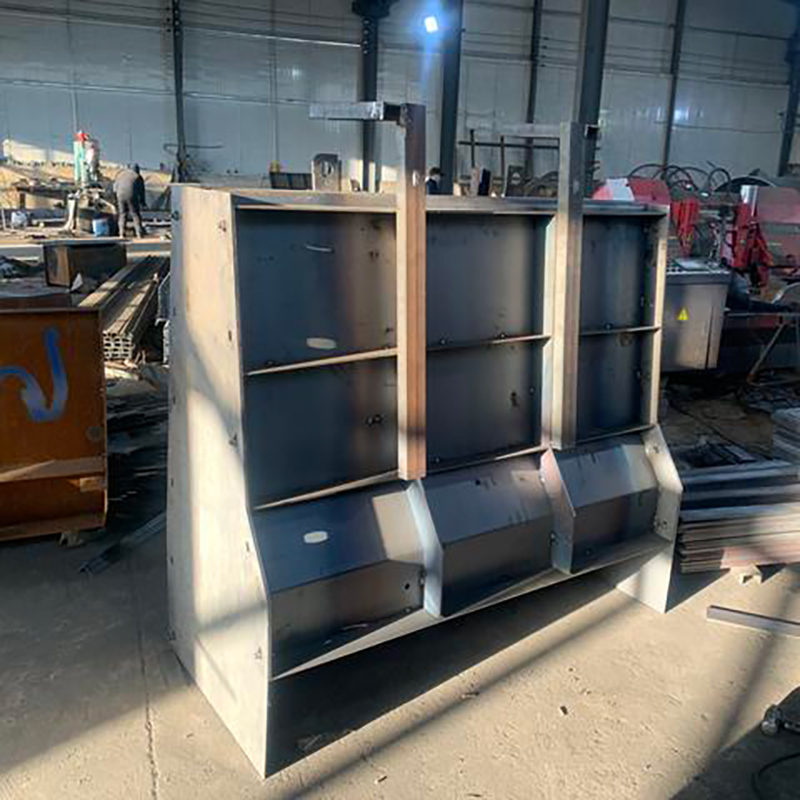 防撞墙模具混凝土水泥现浇防撞护栏公路桥梁隔离中央分隔带钢模板