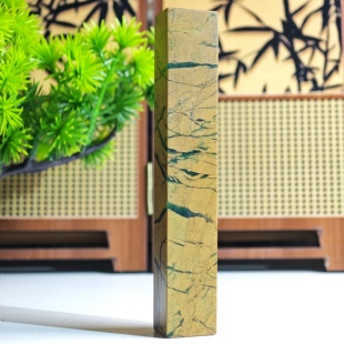 1.5x1.6x10.1cm，雅安绿六面平素章摆件，完整