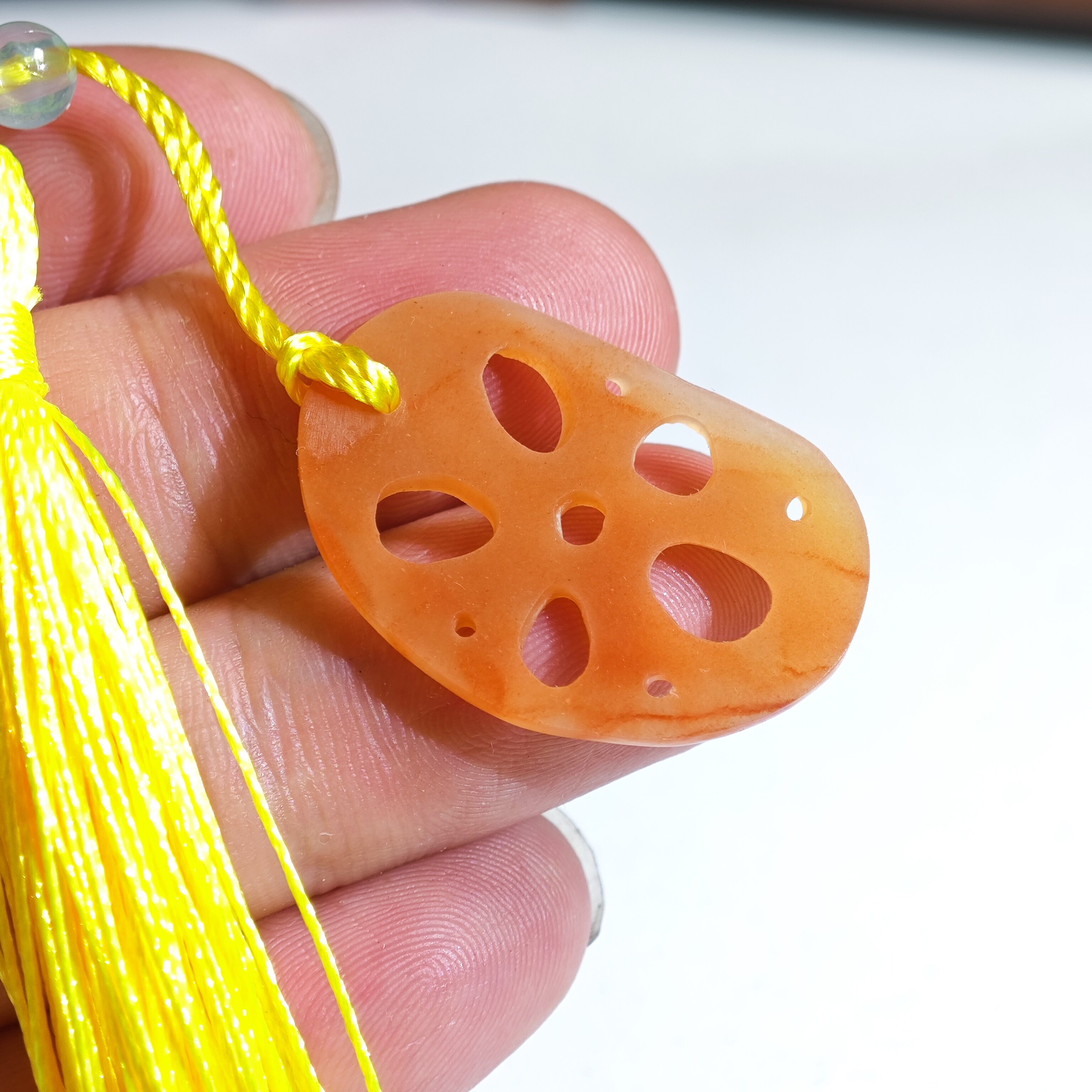 3.2x2.1x0.2cm,老挝石藕片挂件配饰,完整