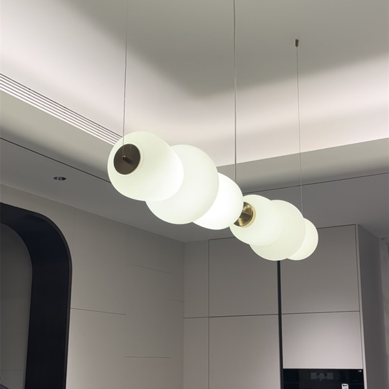 现代简约餐厅长条玻璃吊灯设计师新款创意吧台茶桌店铺收银台灯具