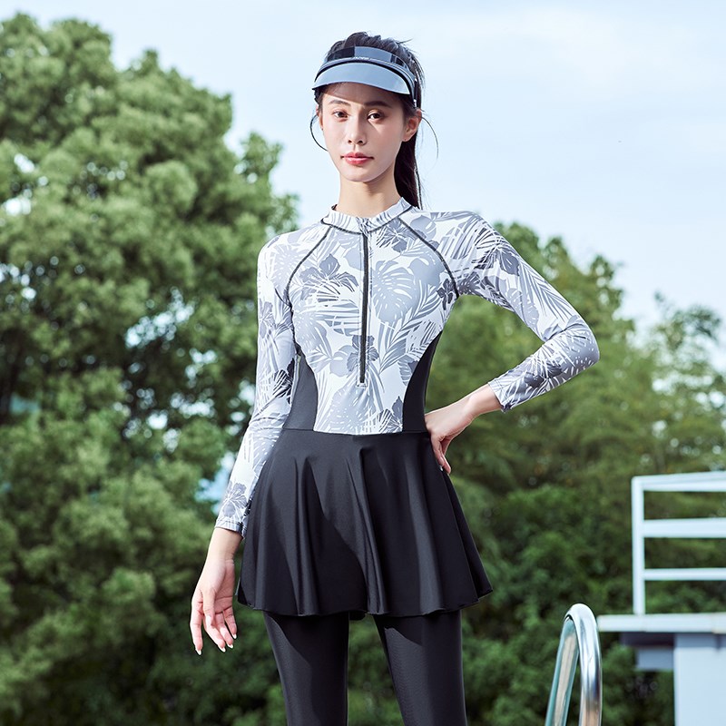 泳衣女2025新款防晒保守显瘦遮肚连体冲浪潜水服长袖长裤泡温泉装