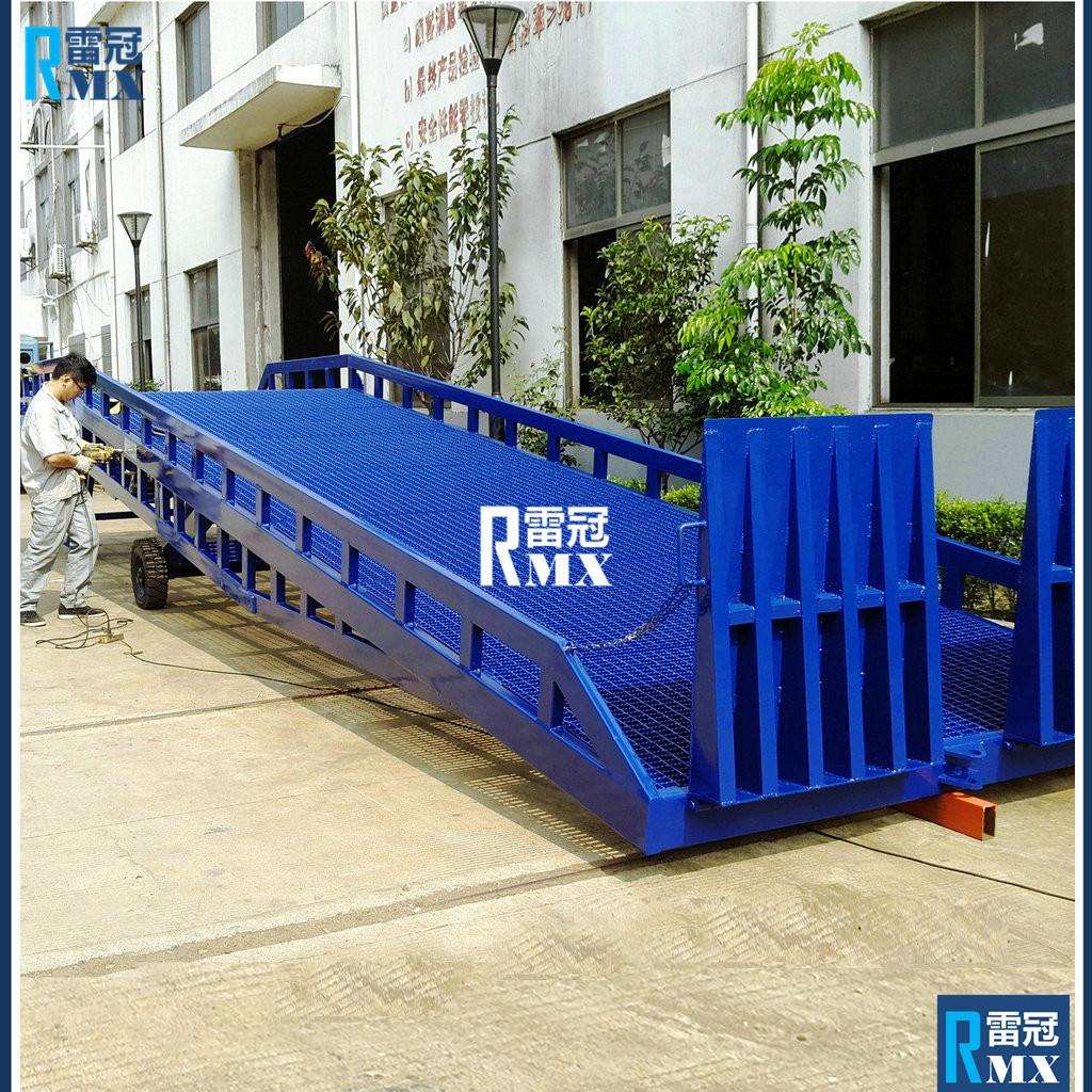 【坚持品质】集装箱卡车专用登车梯叉车专用移动式蹬车货梯