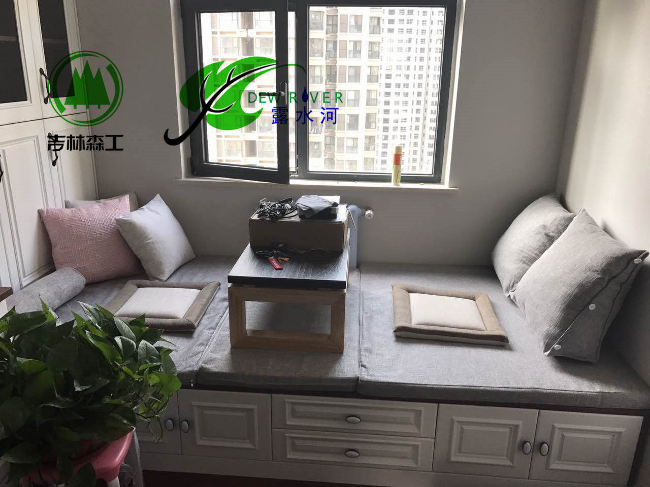 郑州露水河e全屋定制E0级欧式实木窗简约衣柜书桌储物组合柜整体
