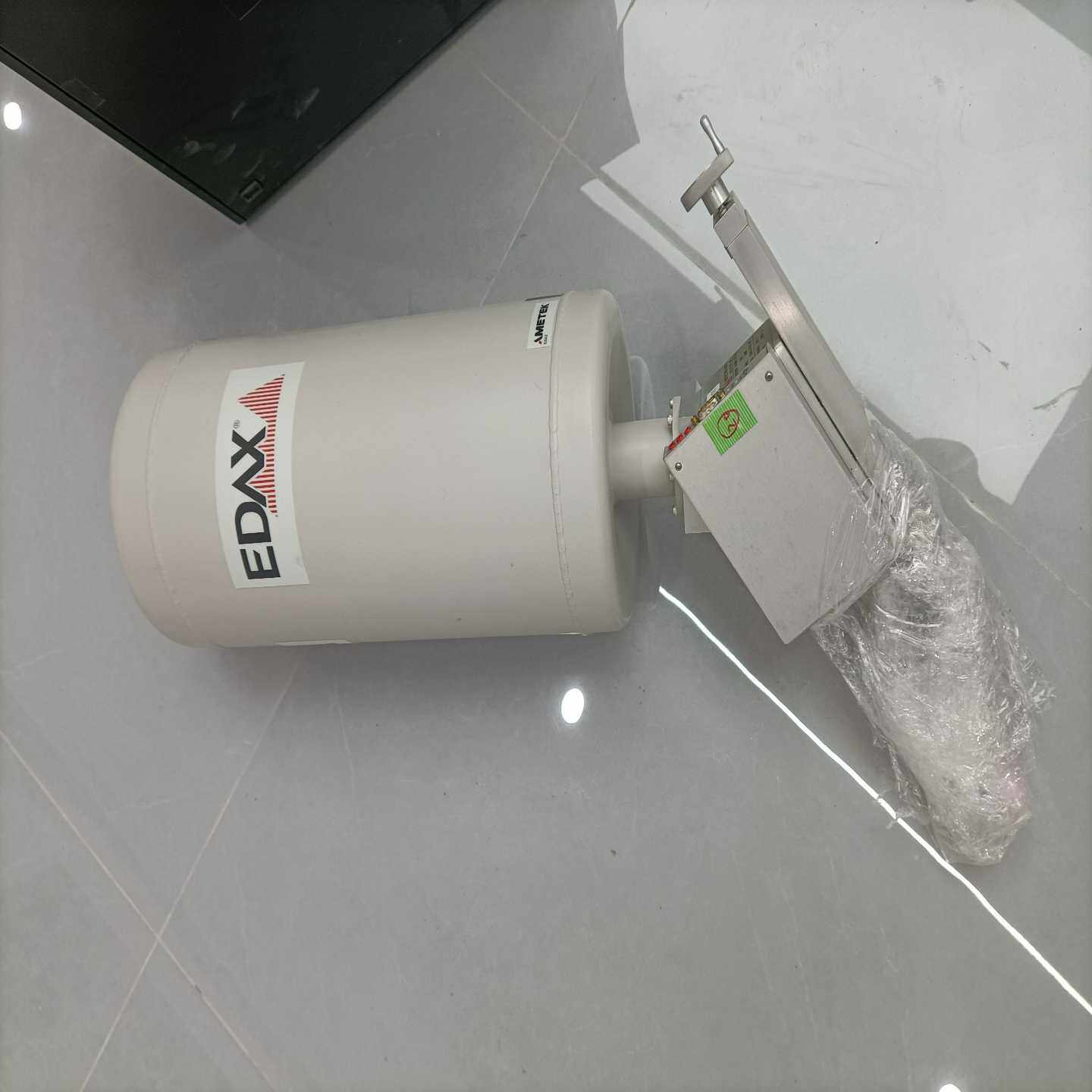 EDAX能谱仪探测器，型号PV7747/47-ME，白色外壳--议价商品