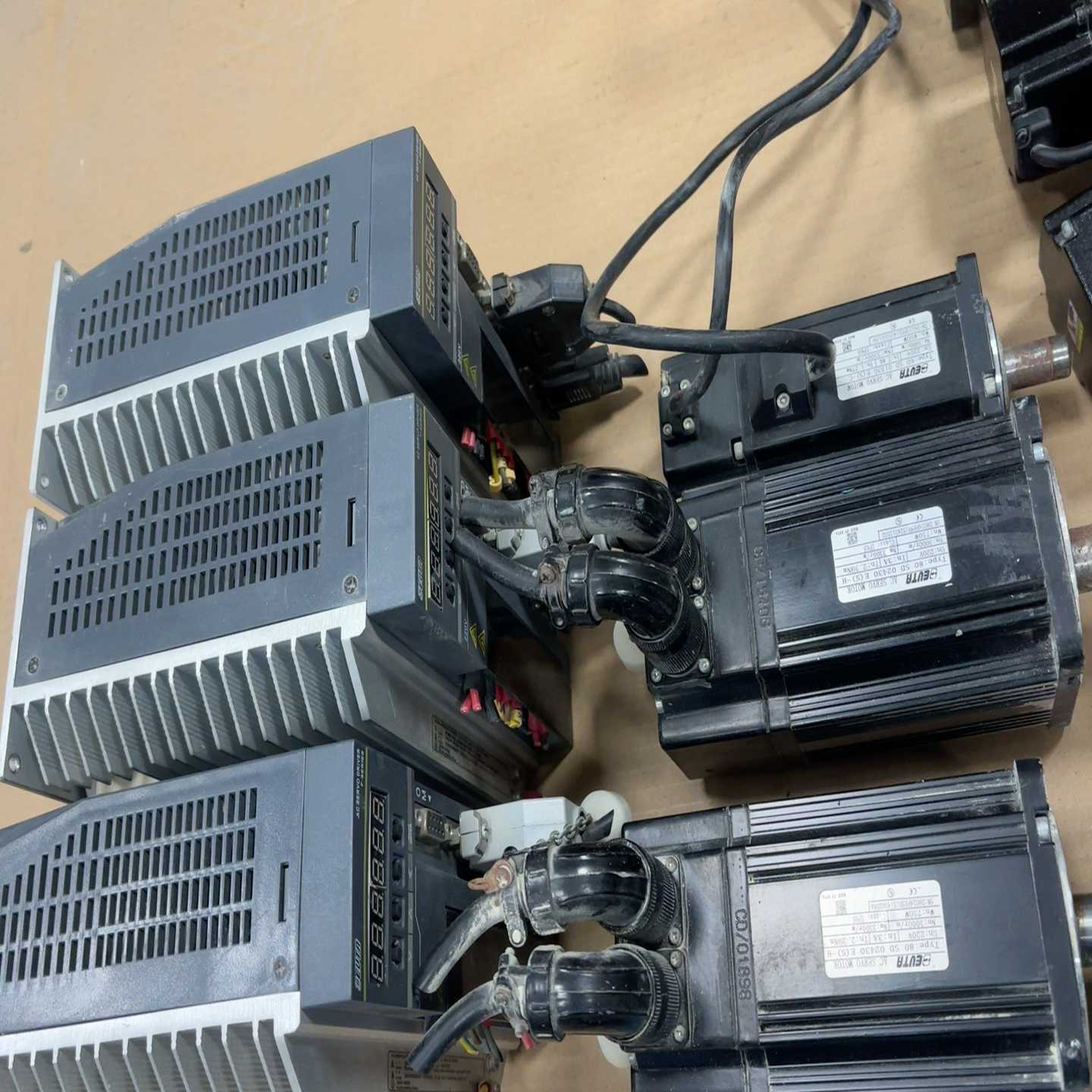 询价艾威图EVTAF-H08AT2驱动器，电机米格80.