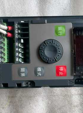 东芝变频器VFNC3C-4007P，0.75KW，380V，--议价商品