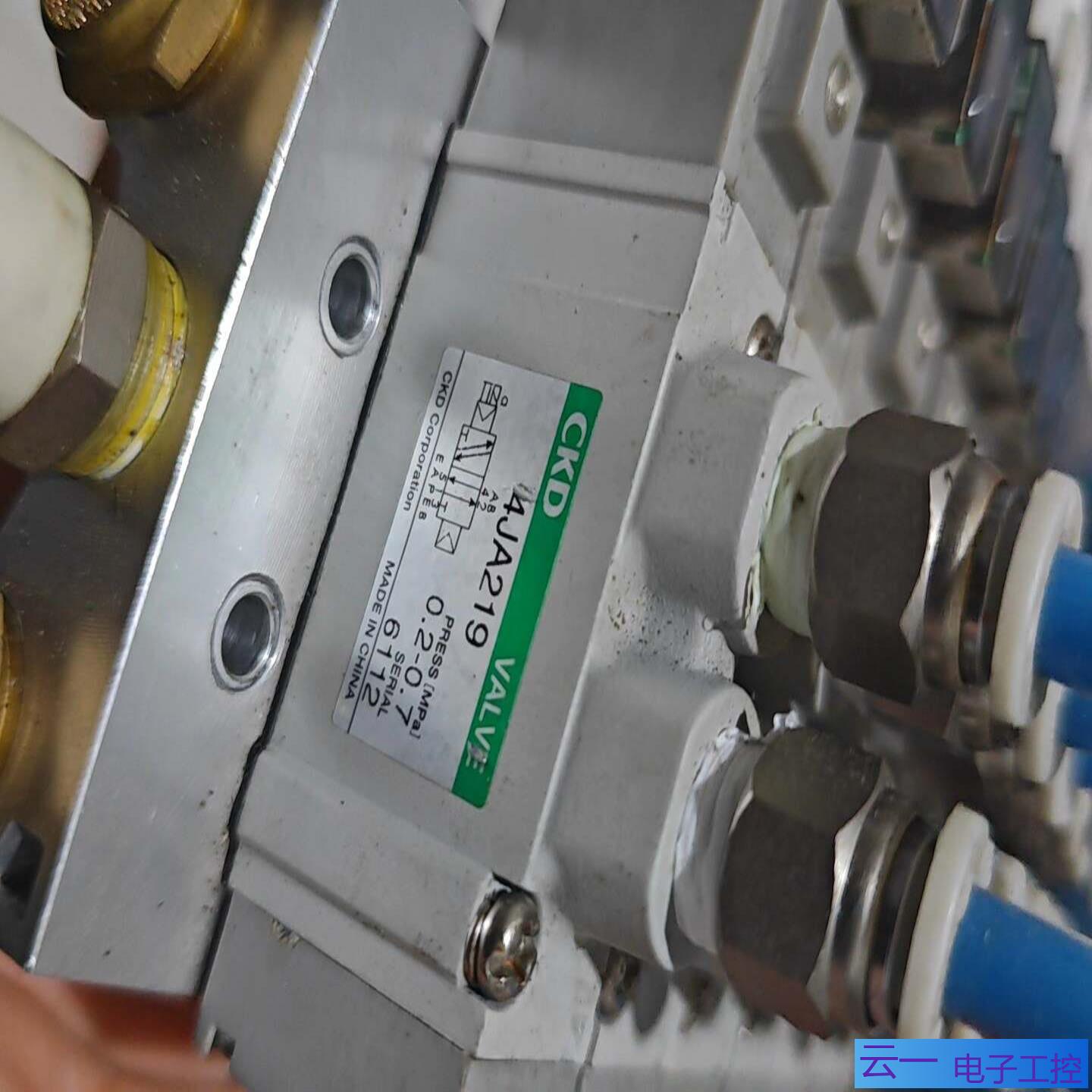 CKD电磁阀3PB110共16个成色如图很不错的；议价