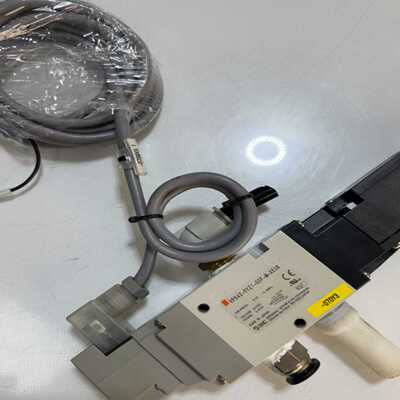原装拆机SMC电磁阀型号VP542-5YZ1-03F-M-X--议价商品