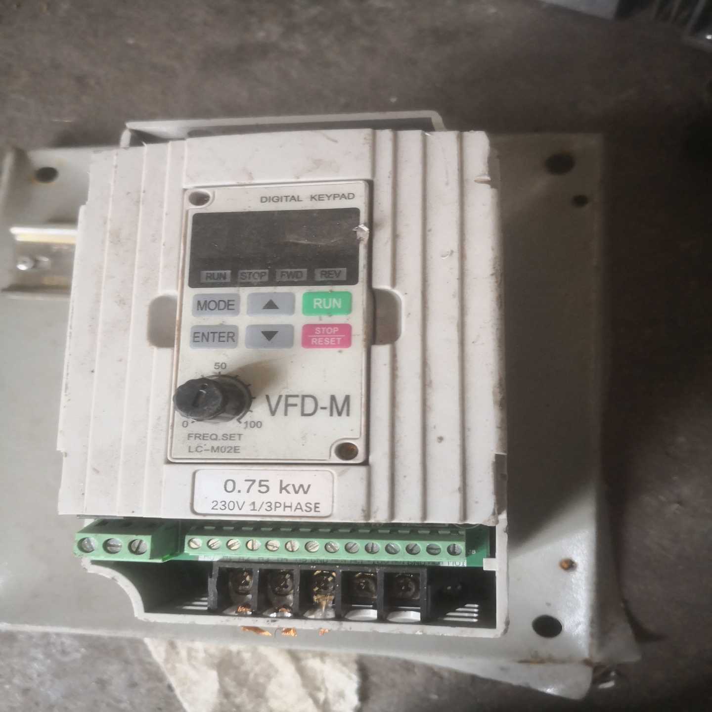 台达变频器VFD007M21A单相220V变频器0.询价