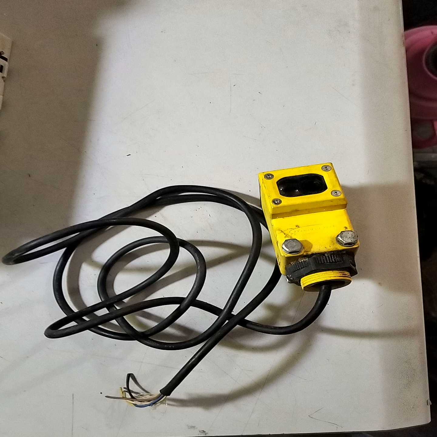 Q45BB6LK邦纳光电传感器，实图。5A架（电子设备）
