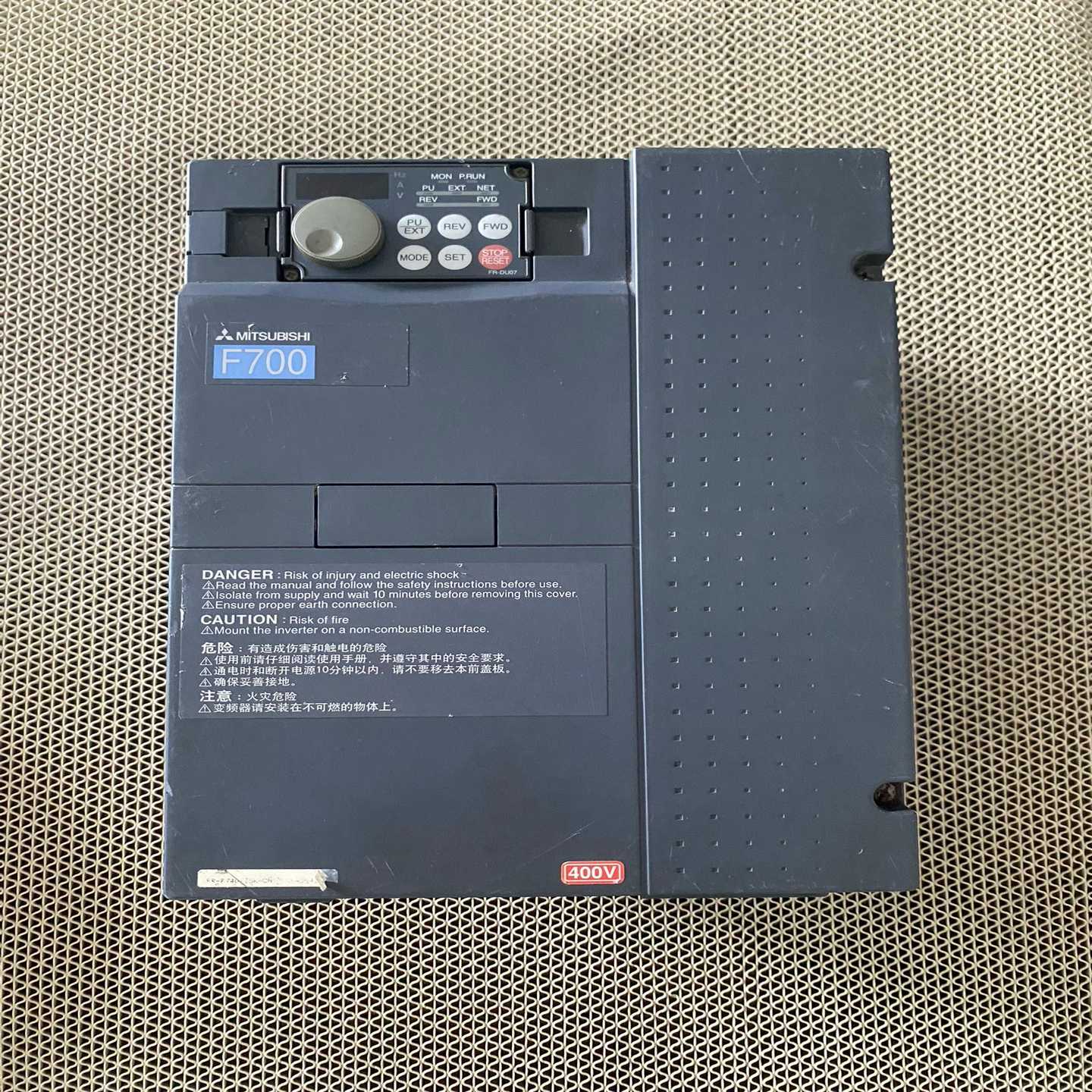 三菱变频器FR-F740-15K-CH，二手拆机，成色如图，--议价商品