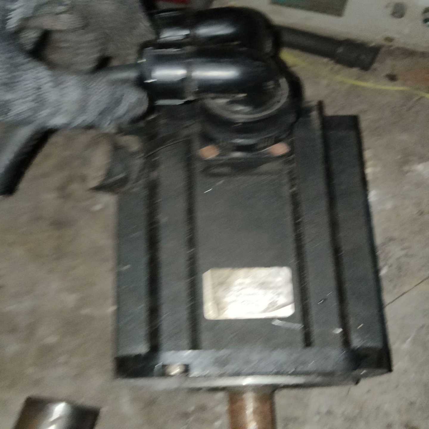 宇海伺服电机130SY-M15025L，AC220V电压，1--议价商品