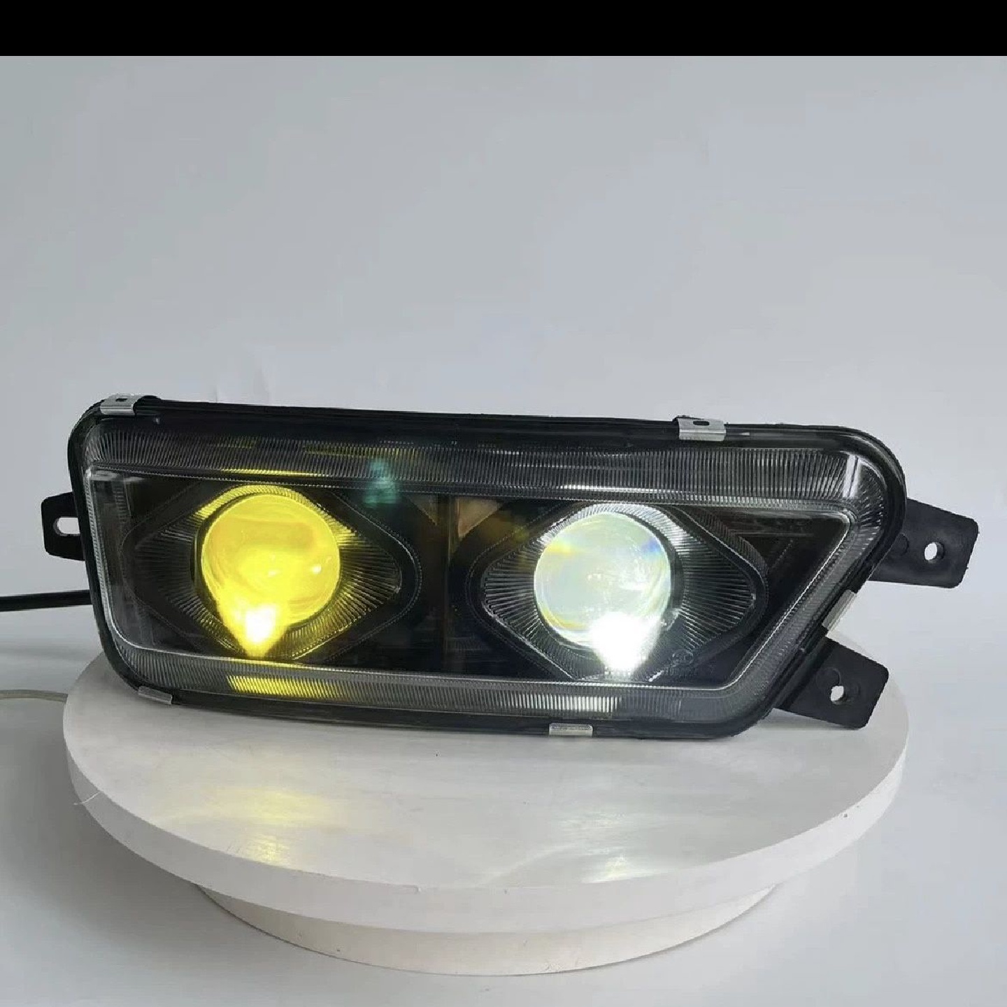 适用于:解放JH6雾灯总成LED透镜黄白光高亮防水高低可调无损安装