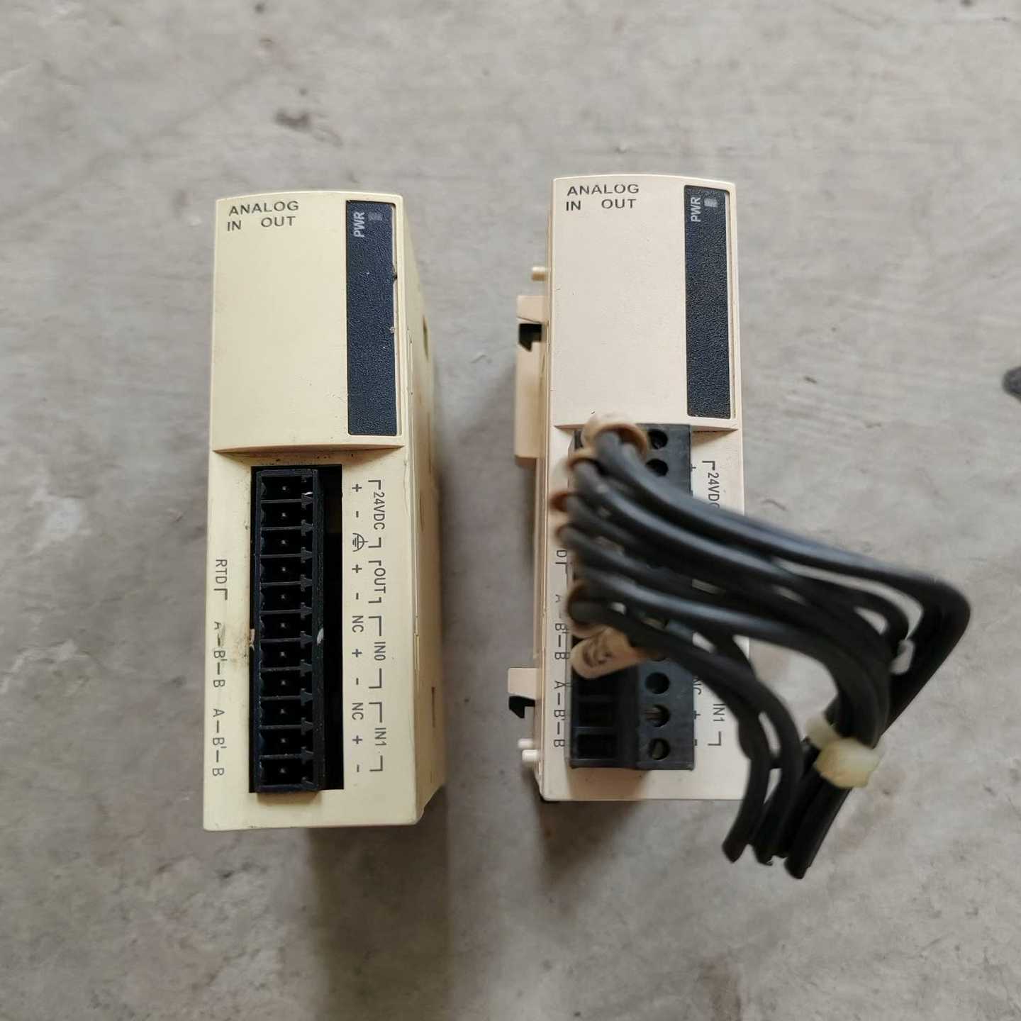 施耐德plc模块 TWDALM3LT ，，成色好2个拍前询价