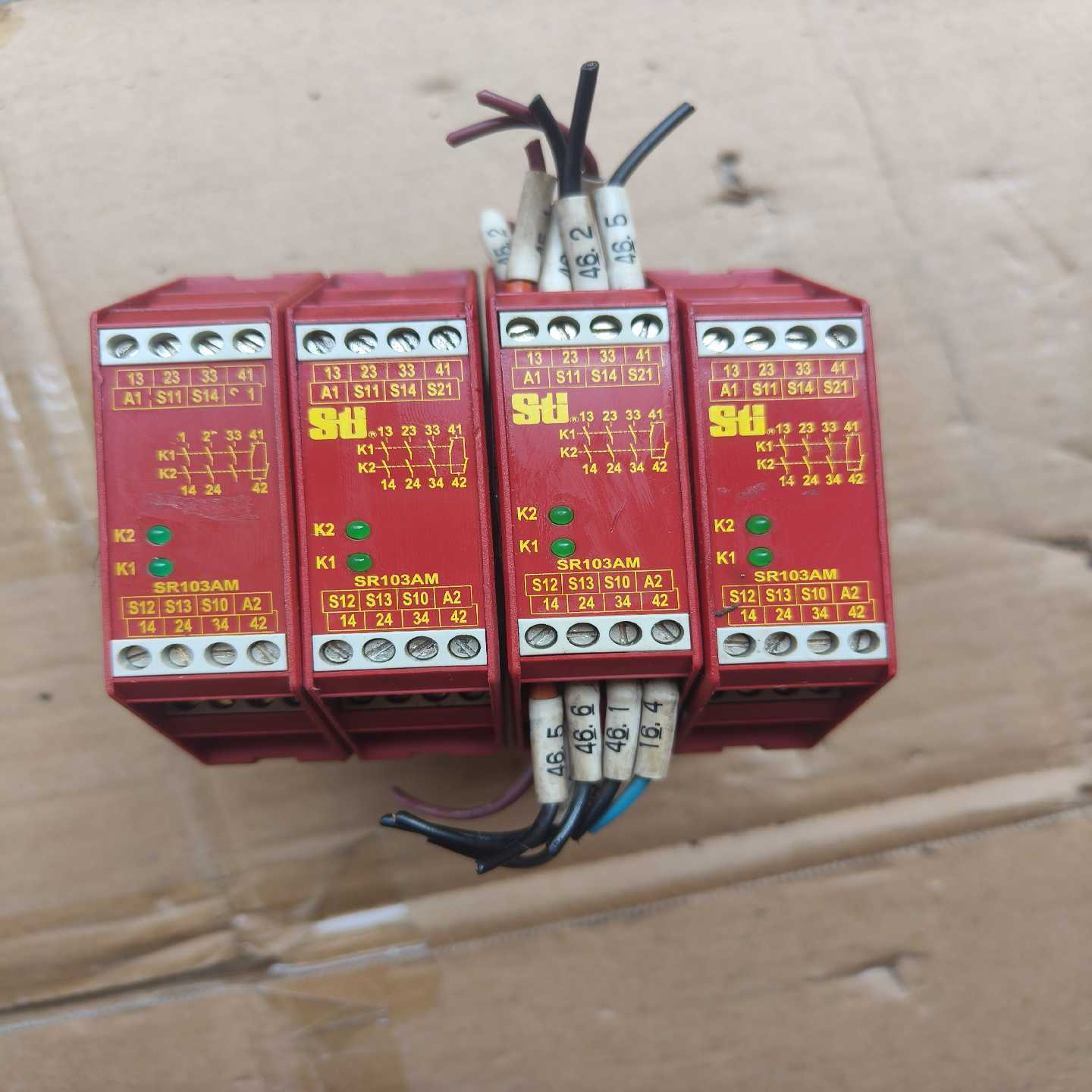 sti安全继电器SR103AM01，三片，功能！【博航商行】