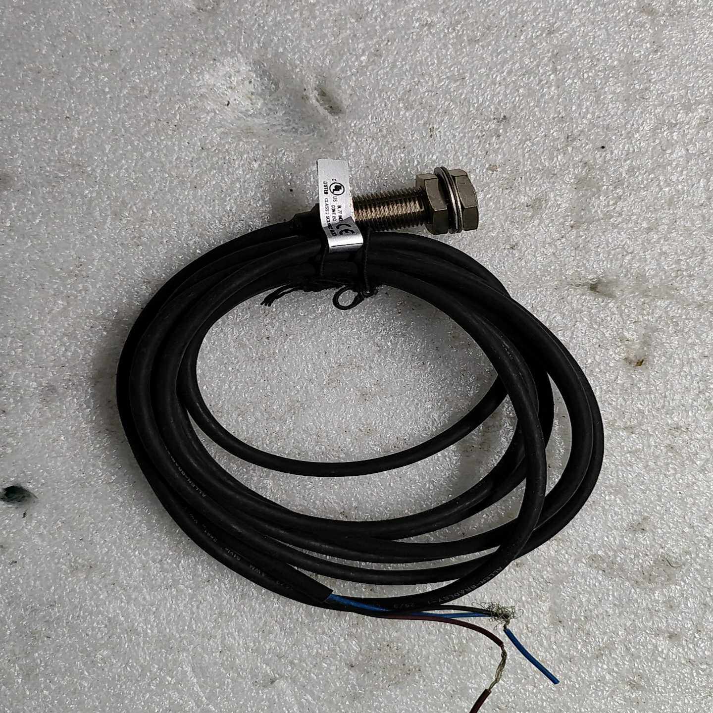 AB 872C-DH3NN12-E2接近开关，10-30VD~议价