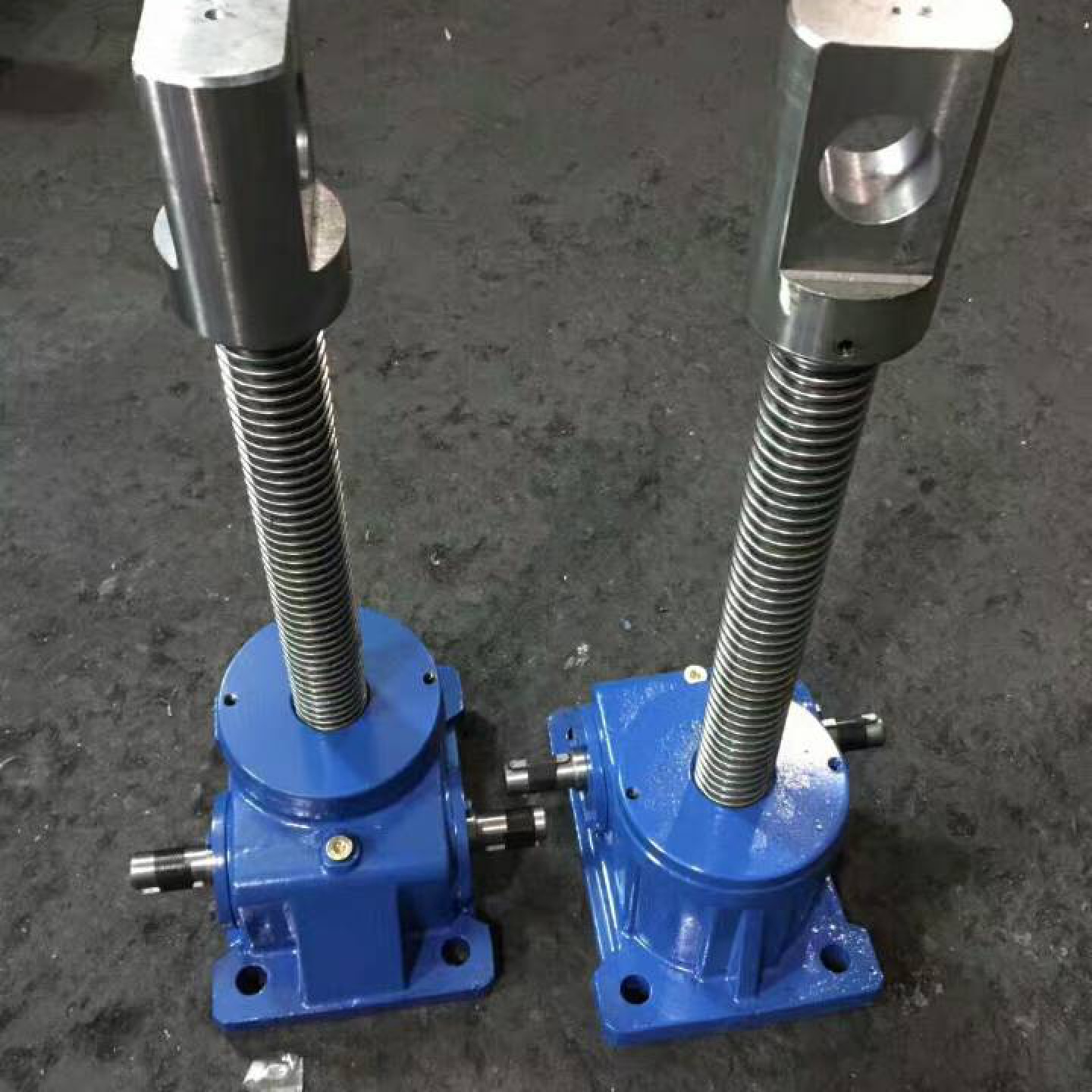 上海一藤生产SWLD20T-1B-U1-500-FZ螺旋丝杆升降机TRSS千斤顶