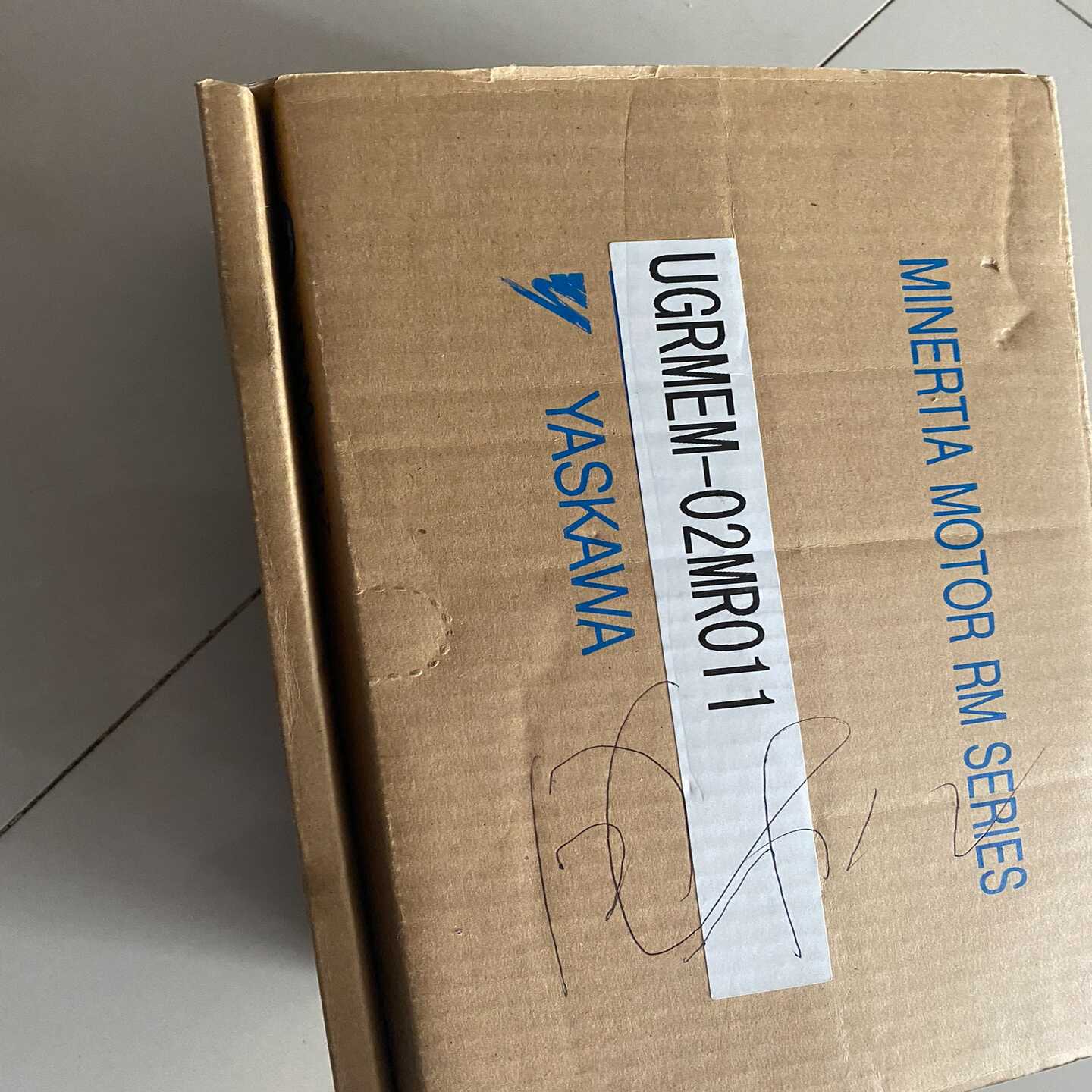 安川电机 UGRMEM-02MR011 一个；议价