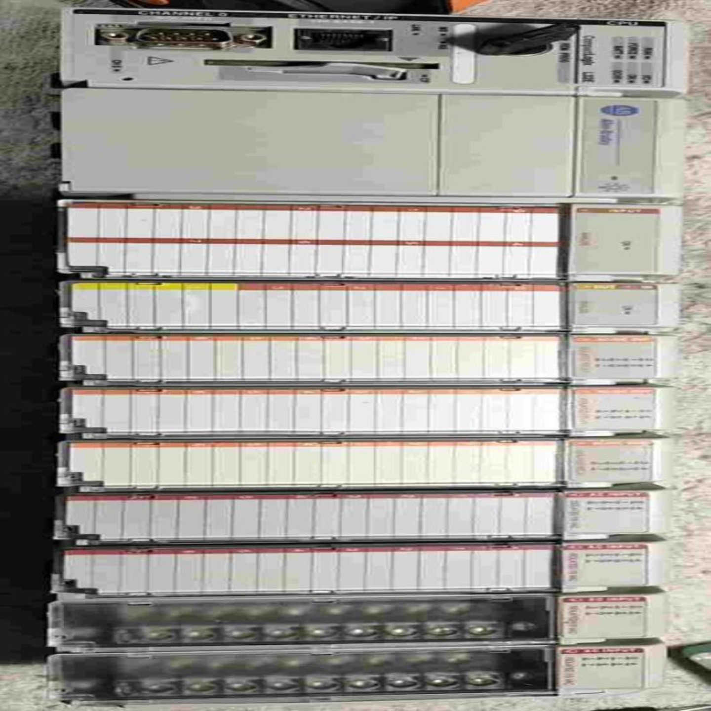 售前询价美国罗克韦尔PLC1769-L32EOW8IIA8I里海电子