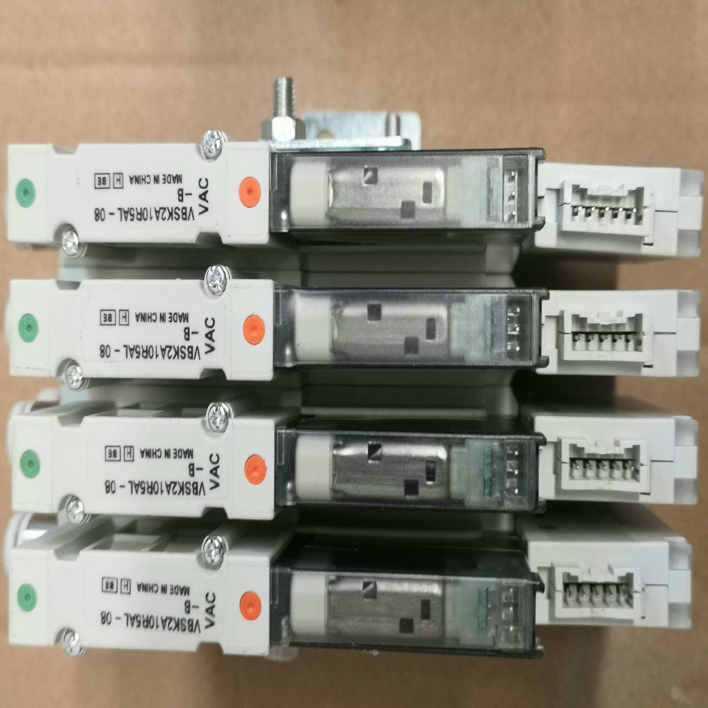 议价M电磁阀V2105L-08数量10个，打包议