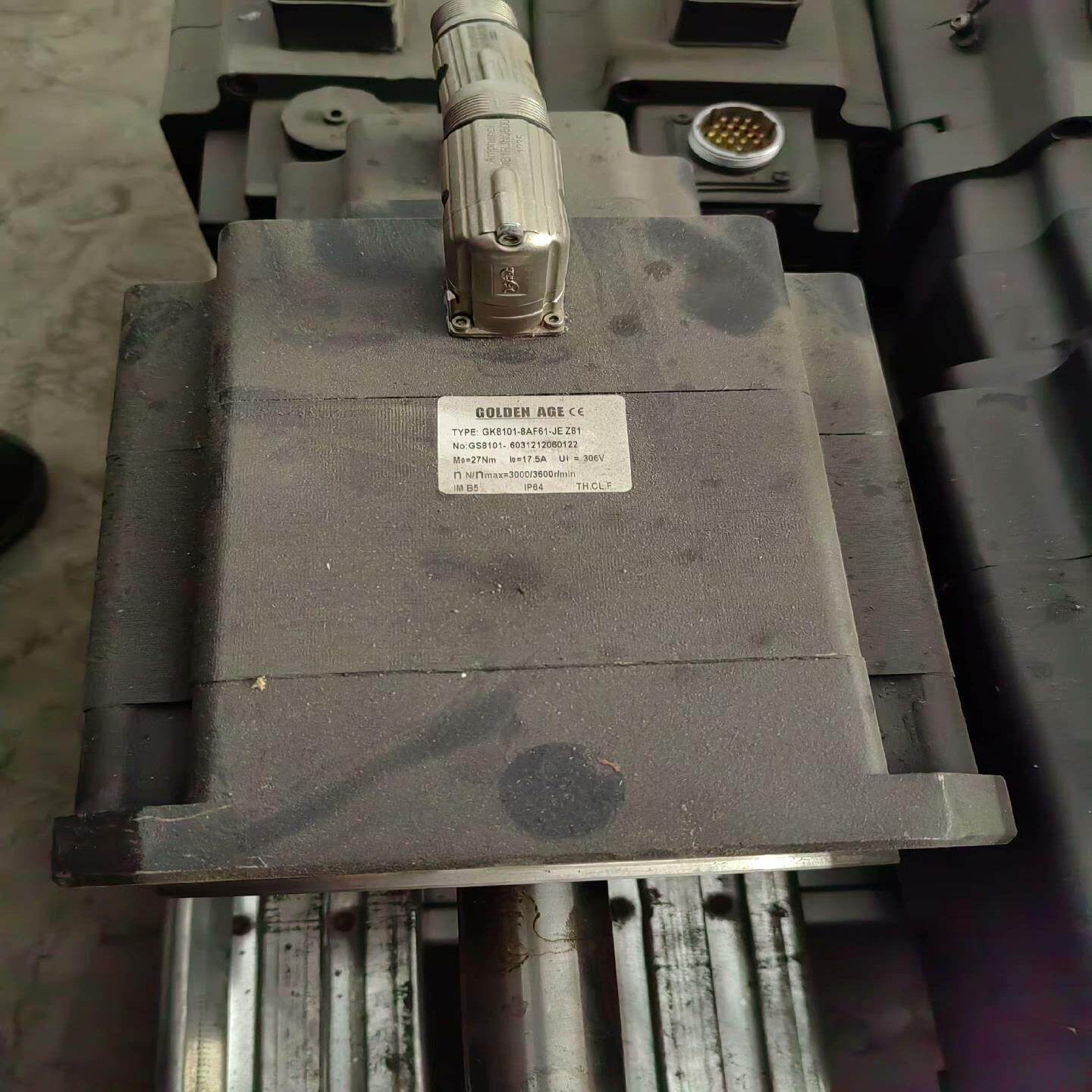 (工仔机械）GK6101-8AC61-FE登奇伺服电机，