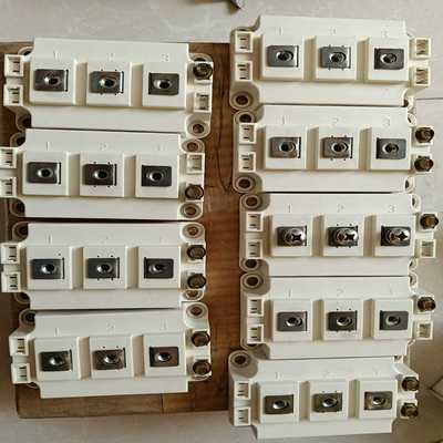 西门康IGBT模块SKM200GB123D，全新库存样子如图--议价商品