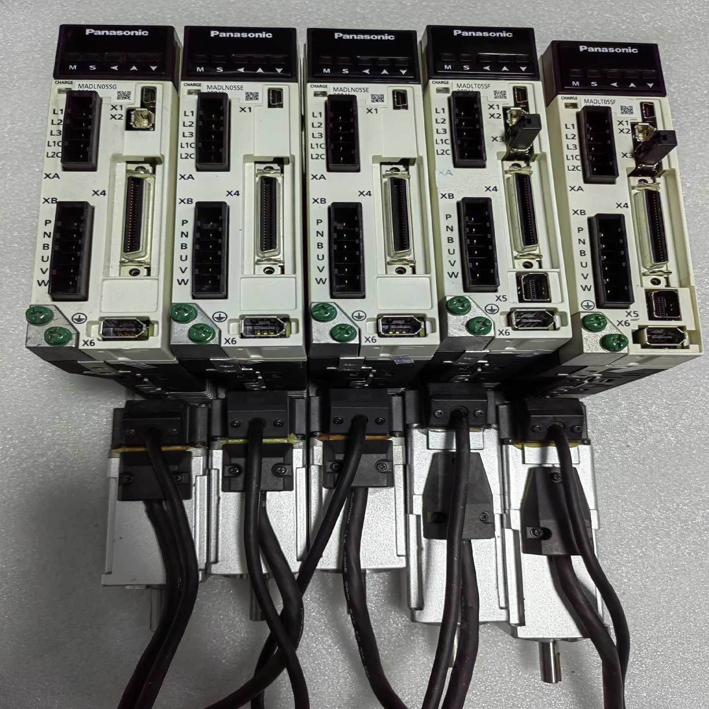 松下A6伺服套装100W，驱动器MADLN05SE/SF/S--议价商品