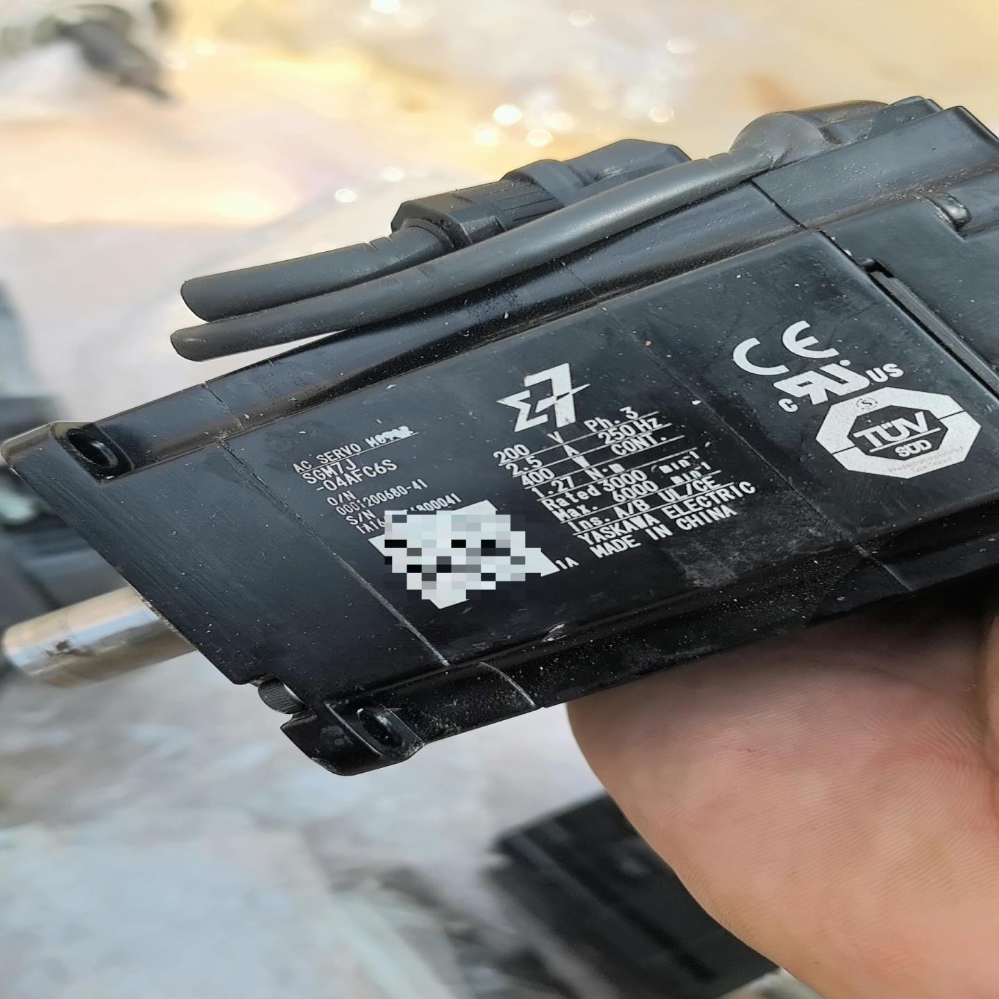 安川电机SGM7J-04AFC6S，400W  200w~询价