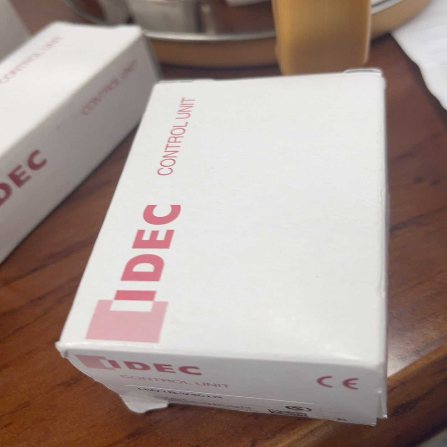 【议价】急停按钮HW1B-V401R和泉