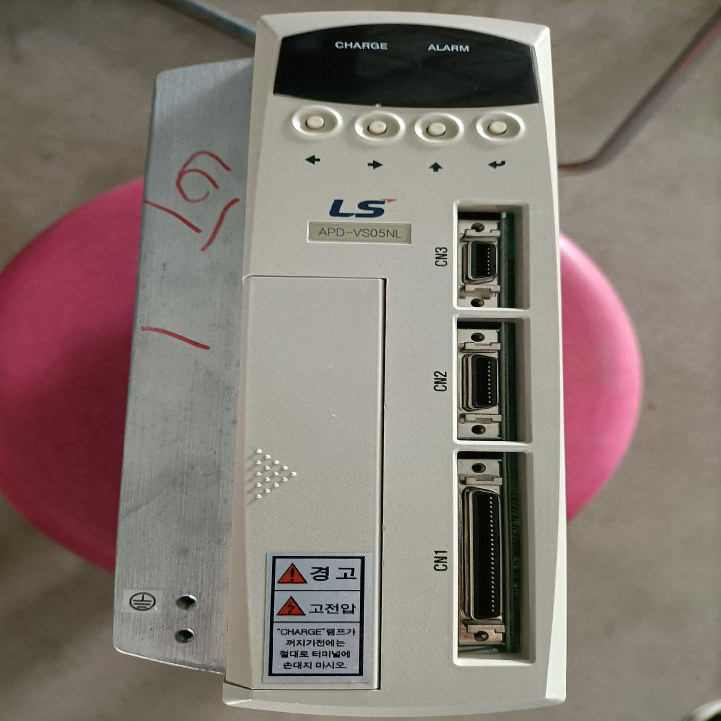 【星慕电子】LS伺服驱动器 ，APD-VS05NL，成色如图，看好下