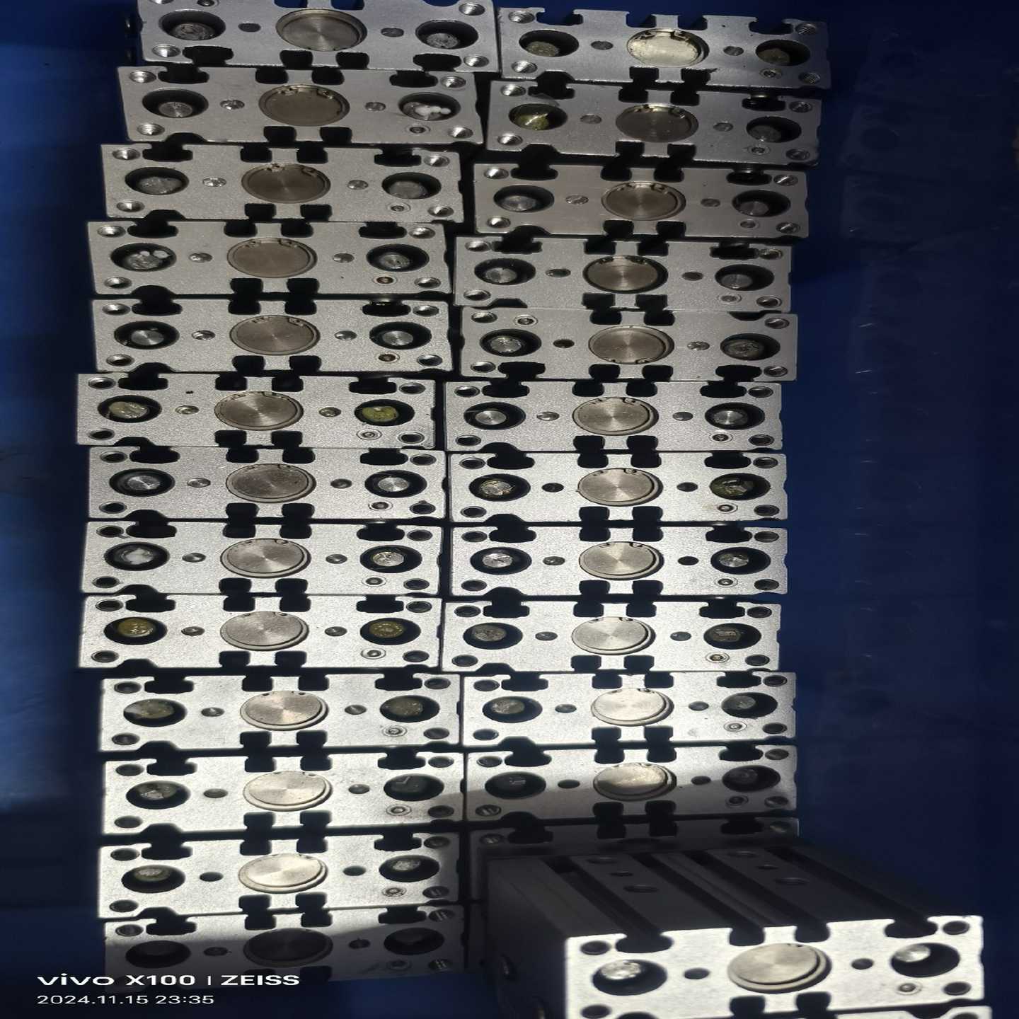 亚德客TCL12x20S三轴气缸现货27个，实物拍摄，成色如-议价