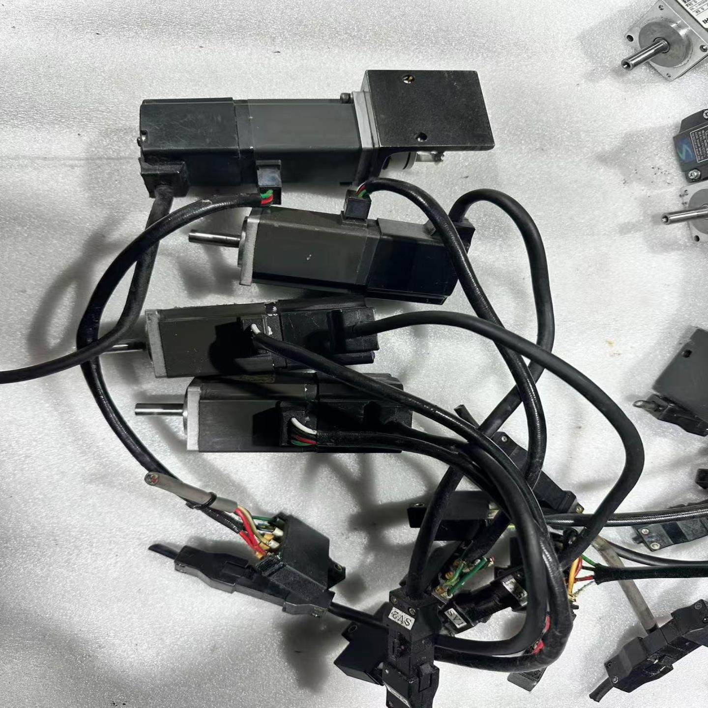 三菱伺服电机HC-MFS13D伺服电机，拆机功能包好，单价-询价客服