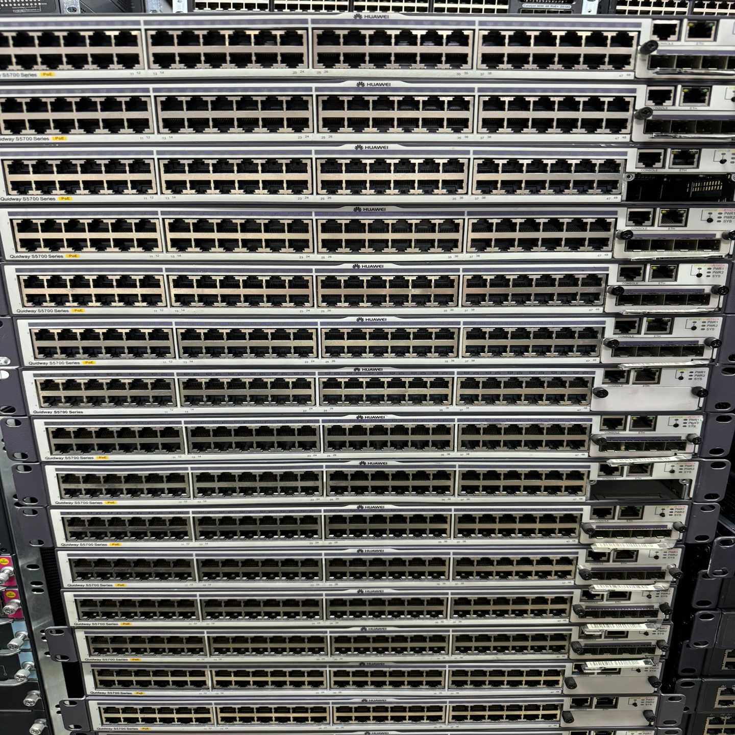 询价~华为 S5700-52C-PWR-EI 三层千兆POE交换机
