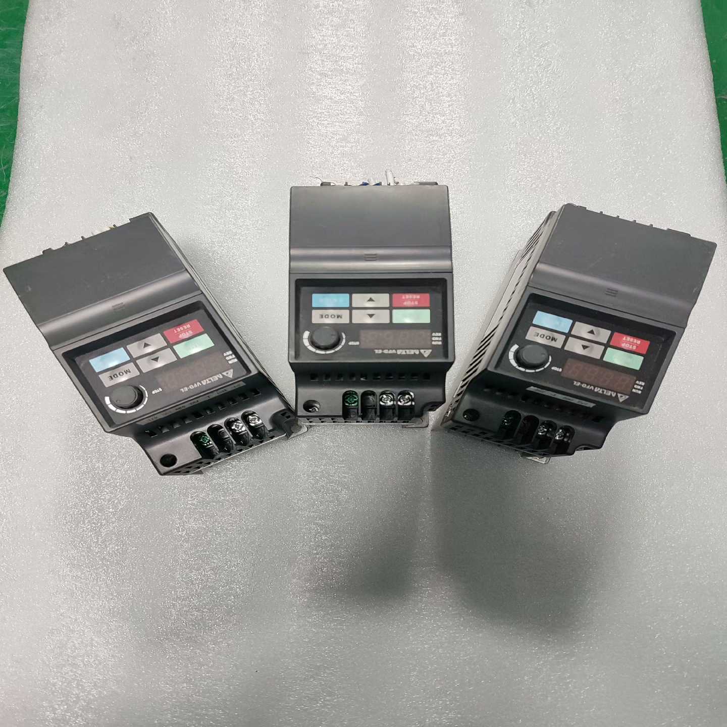 台达200W变频器VFD002EL21A--议价商品