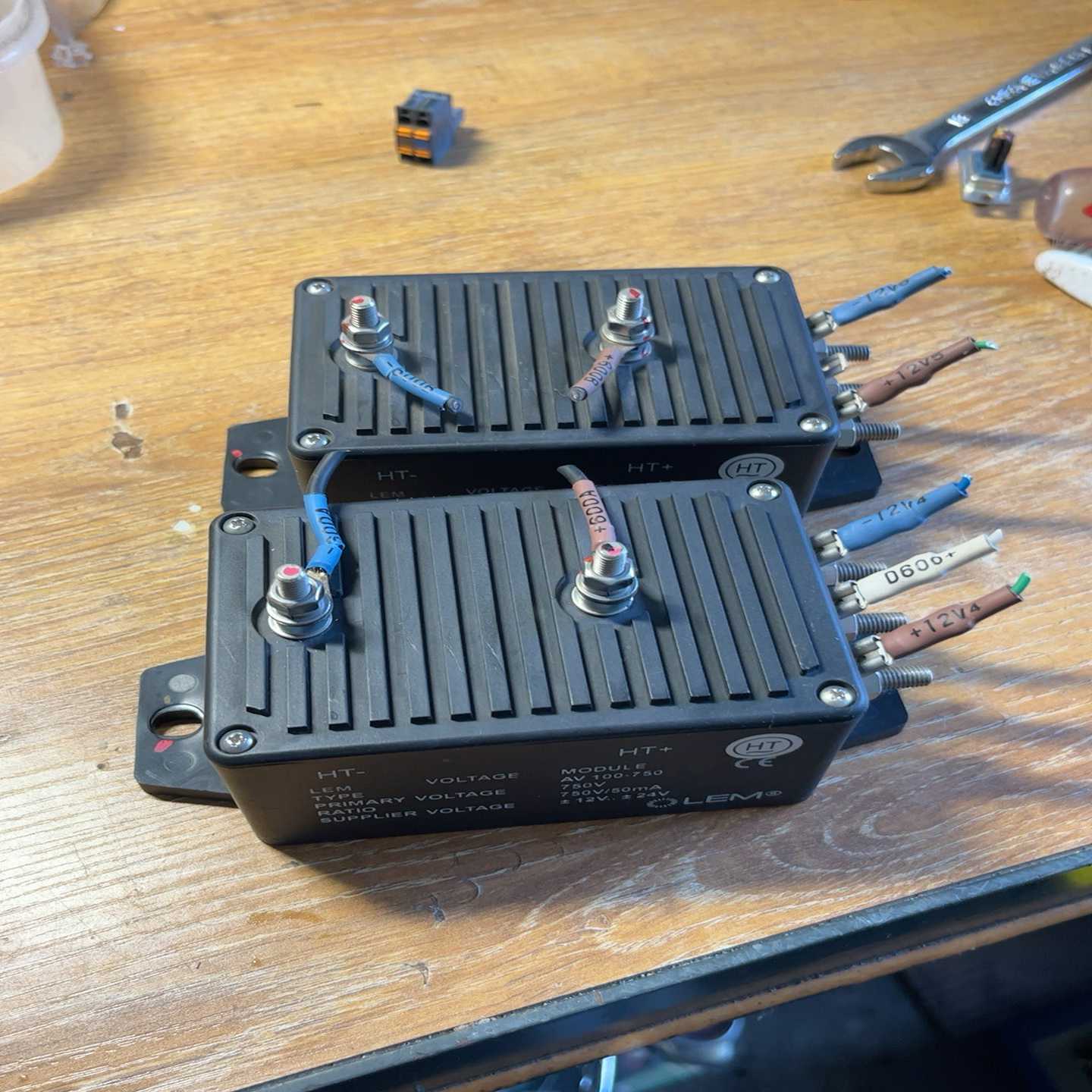 LEM莱姆电压传感器，型号AV100-750.原装正品成色--议价商品