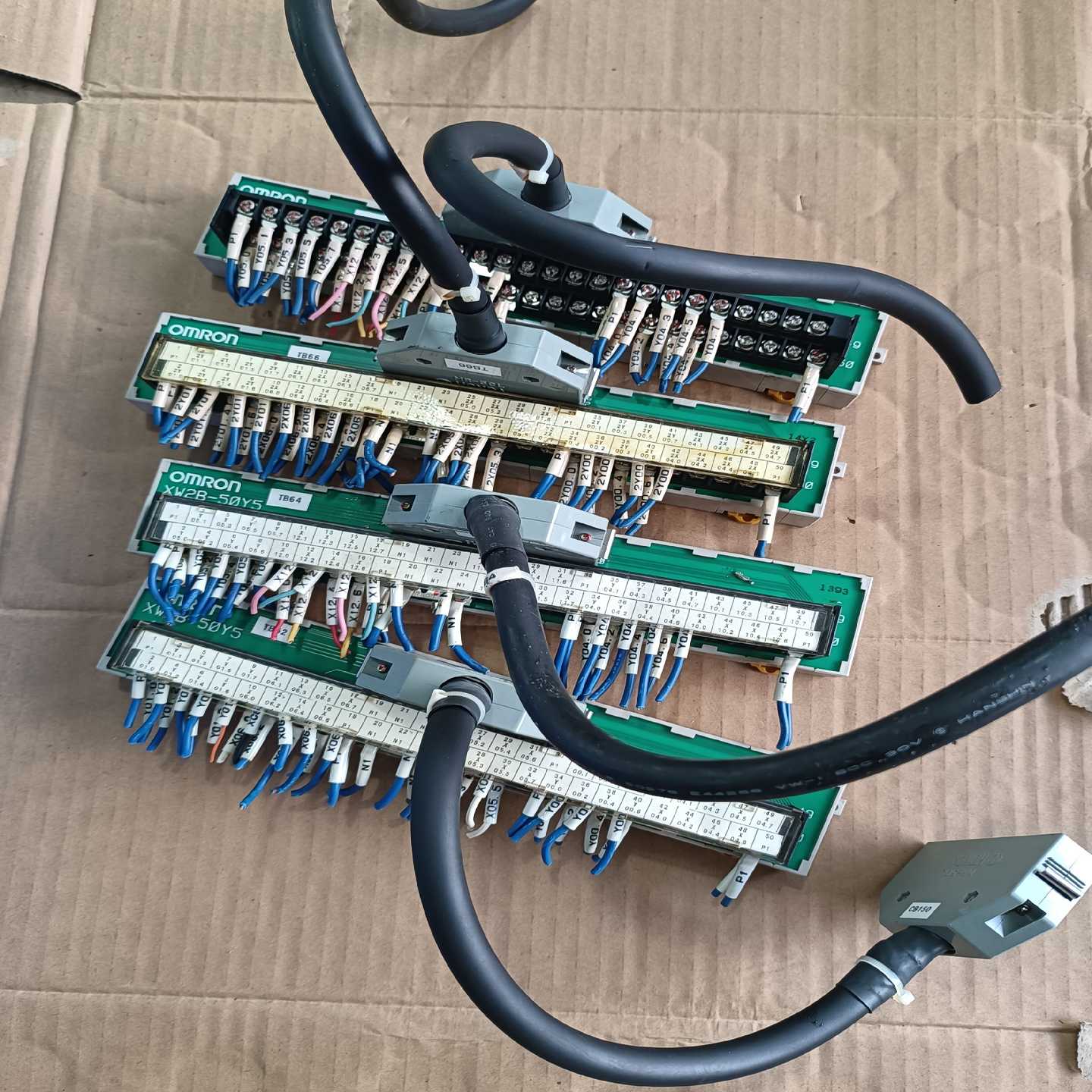 欧姆龙PLC接线端子XW2B-50Y5-议价