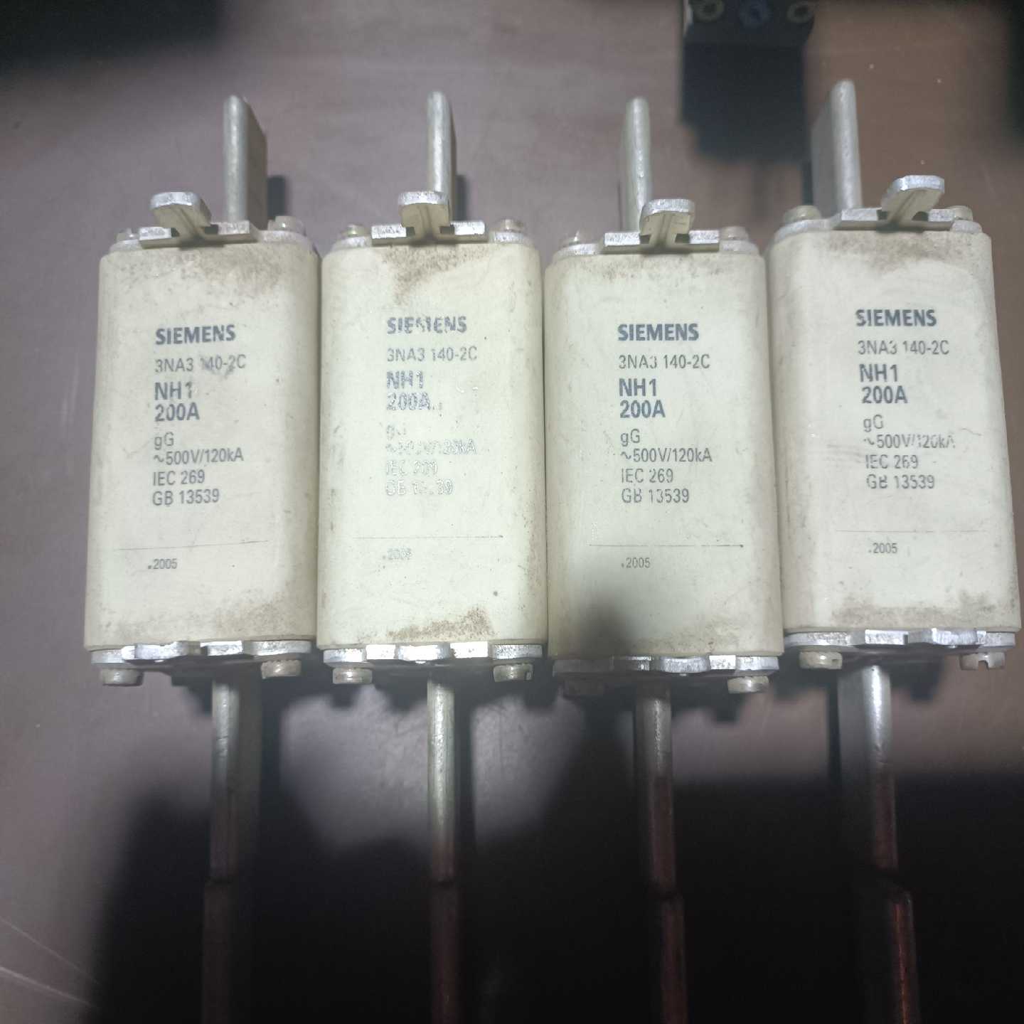 3na3140-2c8只200A询价